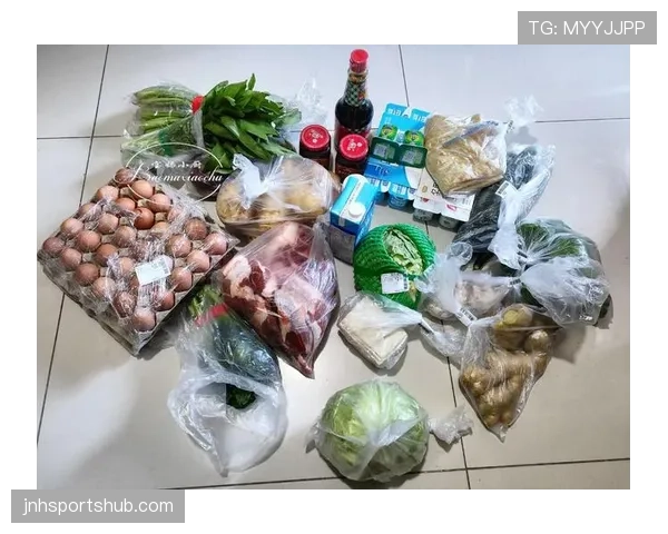袁悦晨跑后随手拎个名牌包,我在楼下囤菜的手都软了